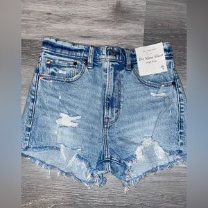 A&F high rise mom shorts size 0 light wash*